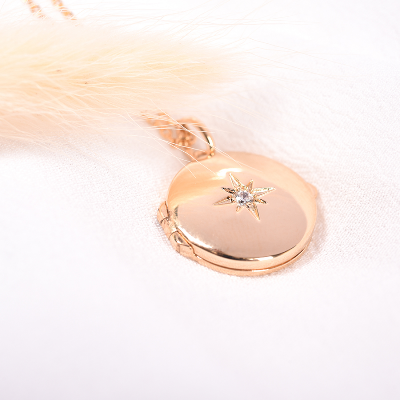 Collier Médaillon Secret étoile personnalisé Isabelle-b