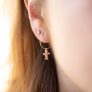 Boucles d'oreilles créoles et croix